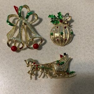 Fun Gerrys holiday pin/broach grouping (155)